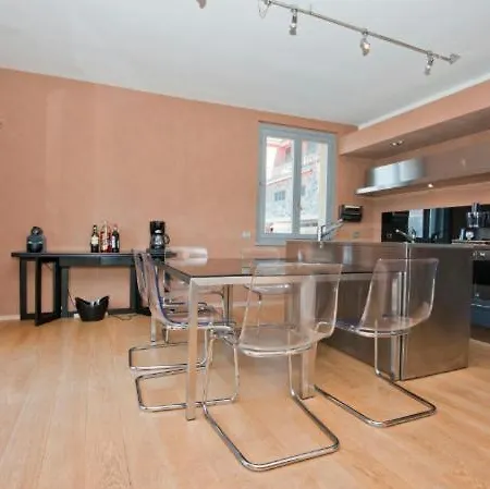 Fiumelatte Sleeps 4 Air Con * Varenna