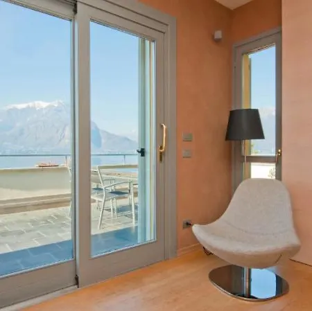Fiumelatte Sleeps 4 Air Con Appartement